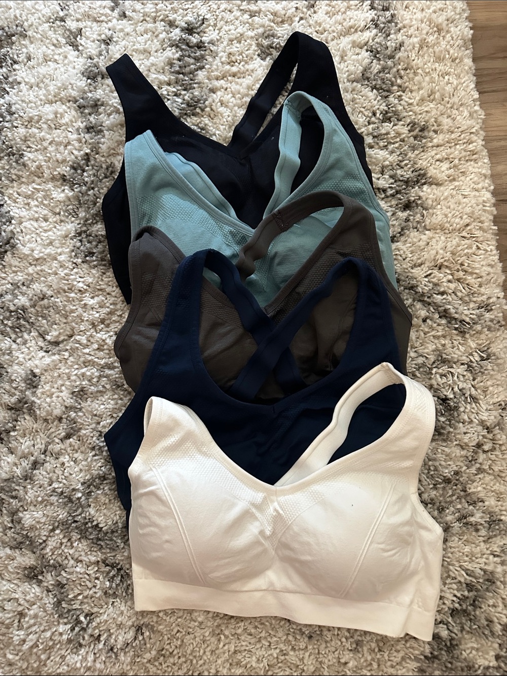 XL Wireless Sports bras - set of 5 White, Navy, Black, Teal, Gray. Runs small